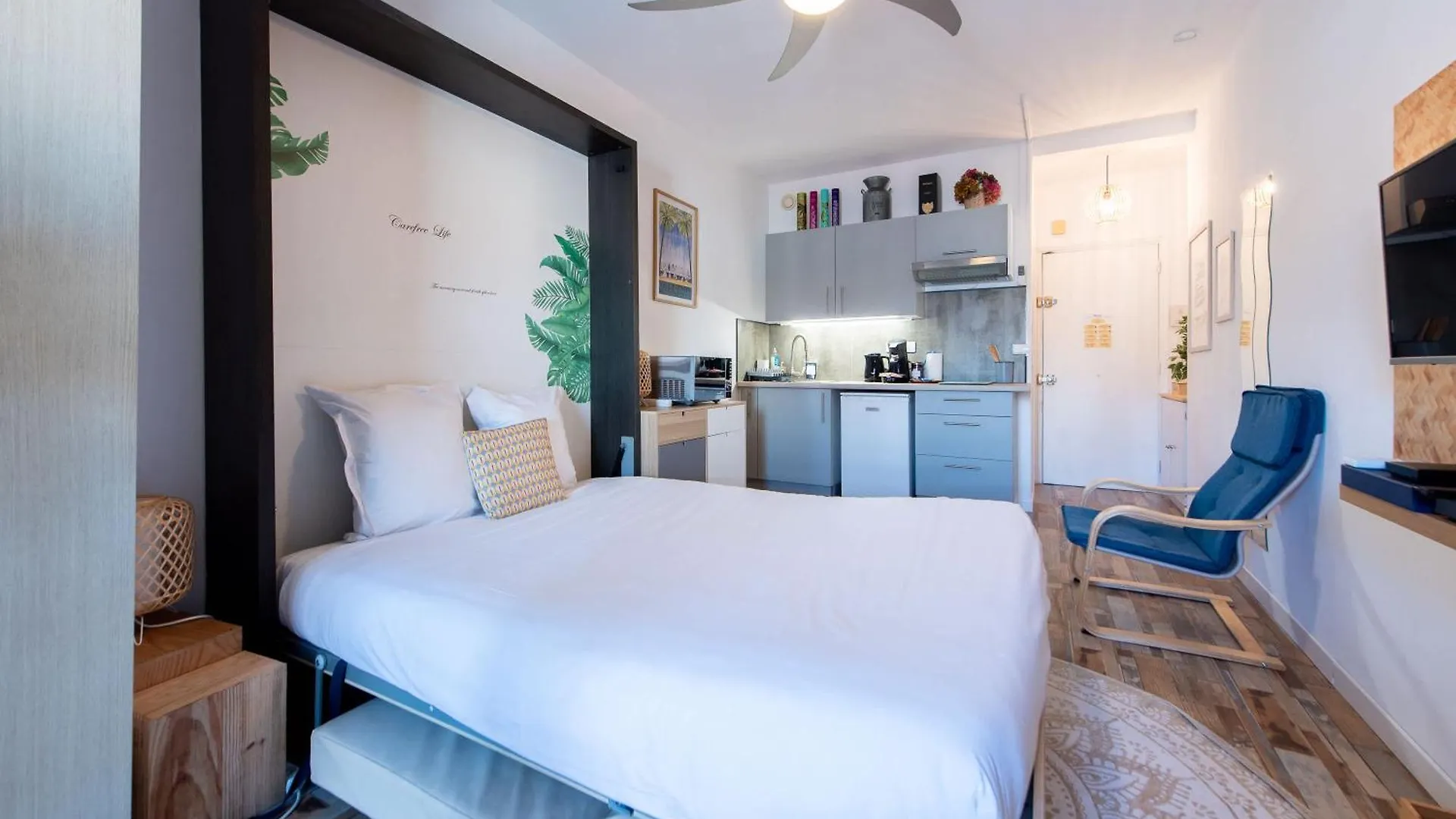 Le Festif Splendide Studio Avec Loggia Au Carre D'Or, Une Joie Speciale Pour Deux Cannes Apartment